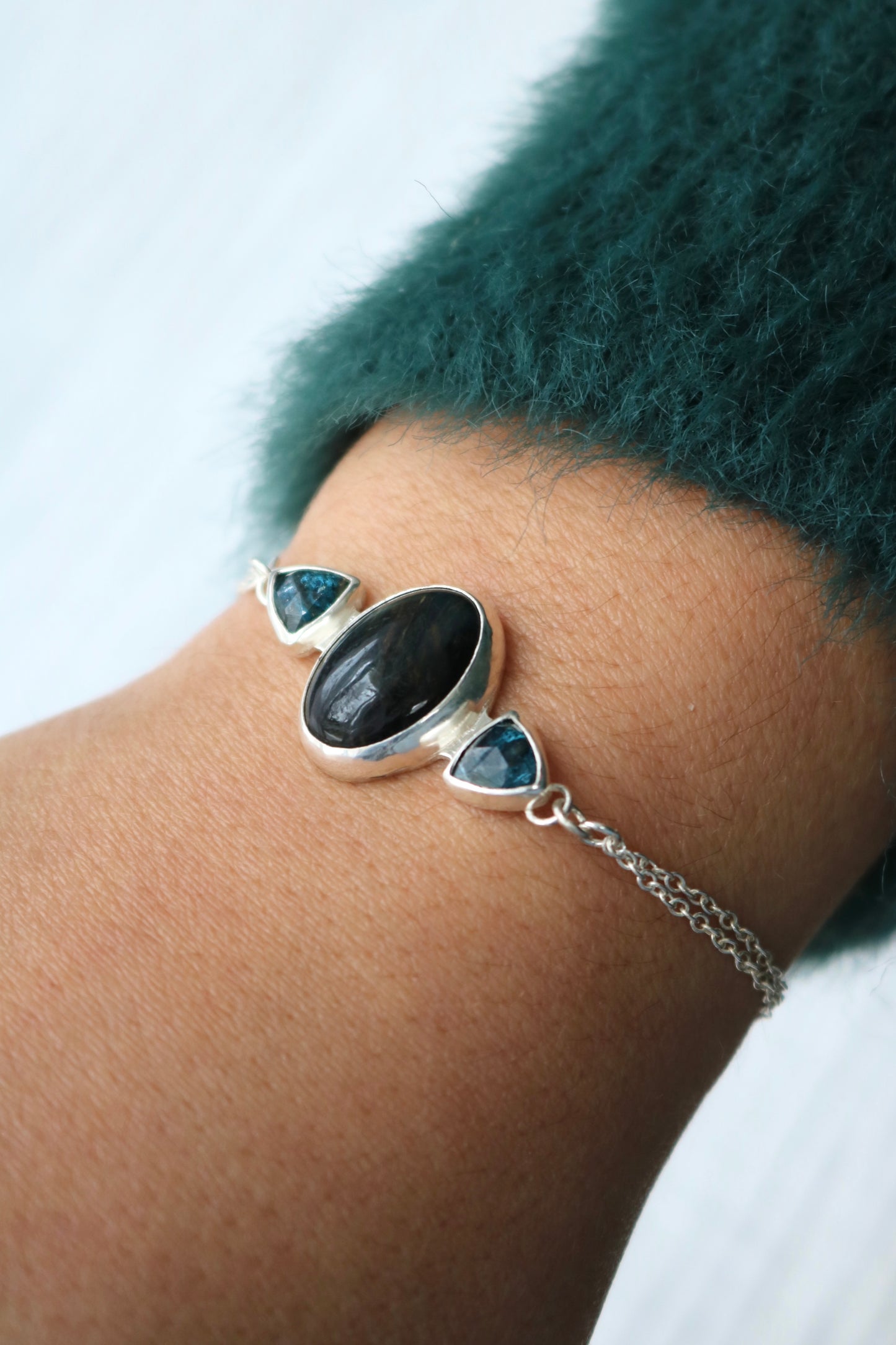 Bracelet Infini ☾ Oeil de tigre, Kyanite, Argent