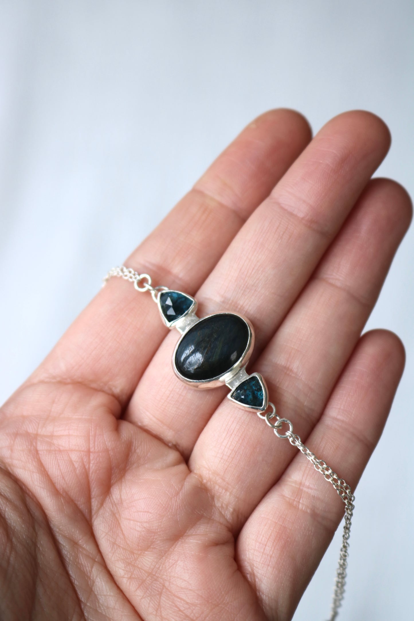 Bracelet Infini ☾ Oeil de tigre, Kyanite, Argent
