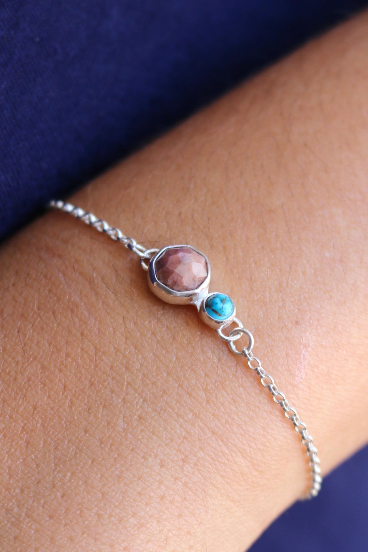 Bracelet inséparable jonc chaine pierre naturelle turquoise labradorite lithothérapie argent recyclé 2Bracelet inséparable jonc chaine pierre naturelle turquoise labradorite lithothérapie argent recyclé 2