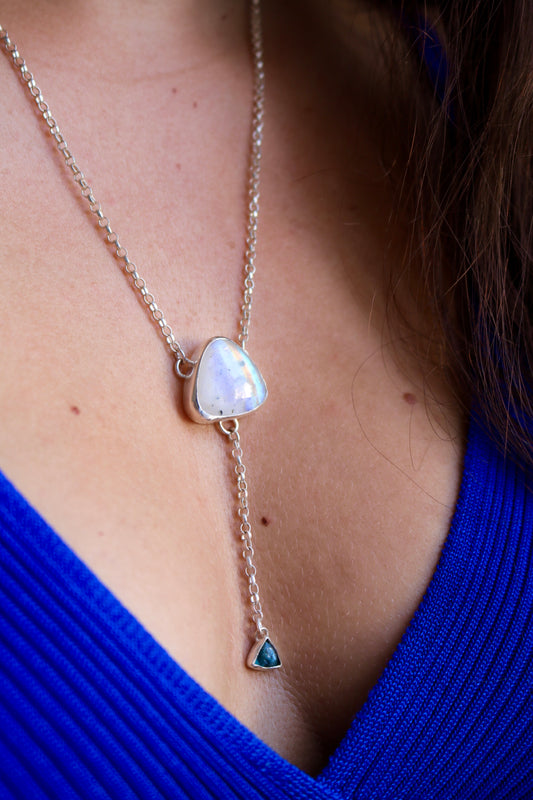 Collier déesse Naëco bijoux pierre de lune naturelle kyanite bleu argent 925 recyclé boheme